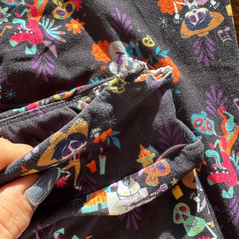 Women’s Walt Disney Coco Themed Leggings- Size XL - Picture 5 of 8
